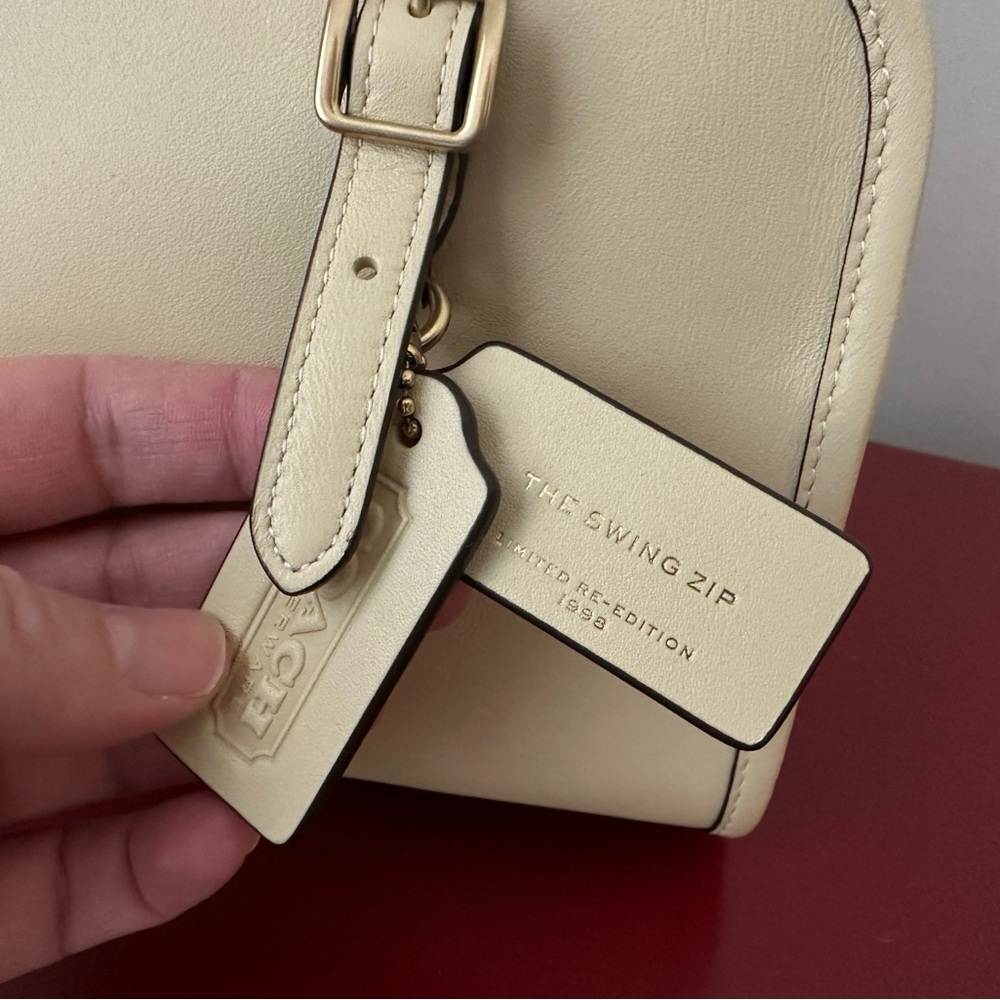 Coach Swing Zip Leather Bag - Moonlight NWOT - Picture 2 of 5